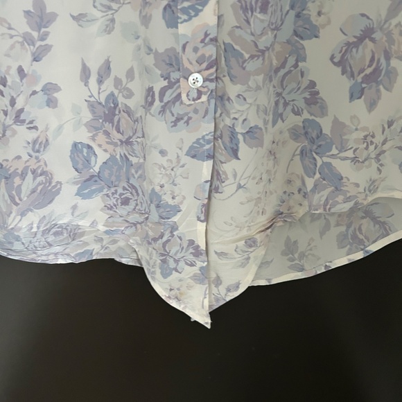 Equipment silk floral blouse w tie details at bottom - sz M - Picture 5 of 5